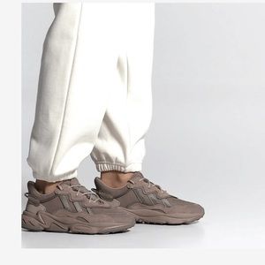 Adidas Originals Ozweego Casual Shoes (beige)